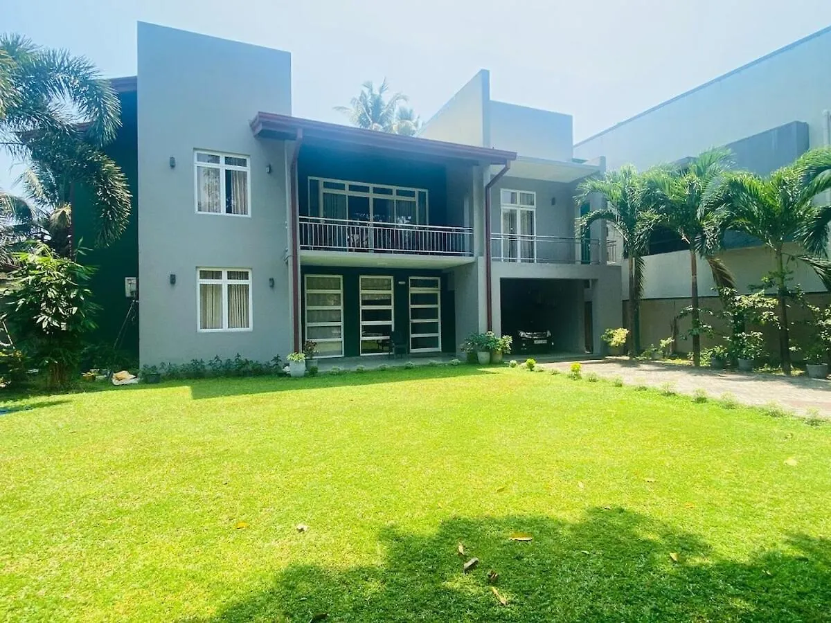 Superior Villa Near Colombo Airport Katunayake